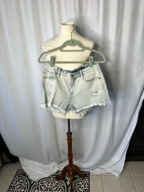 🔥 Miss Me Distressed Denim Cutoff Shorts – Size 29 🔥
